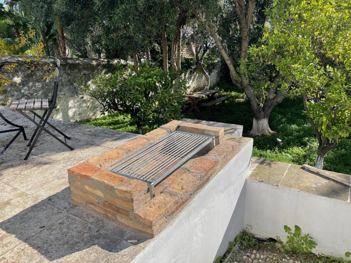 Two Olive Trees ξενώνας Σπέτσες Εξωτερικό φωτογραφία
